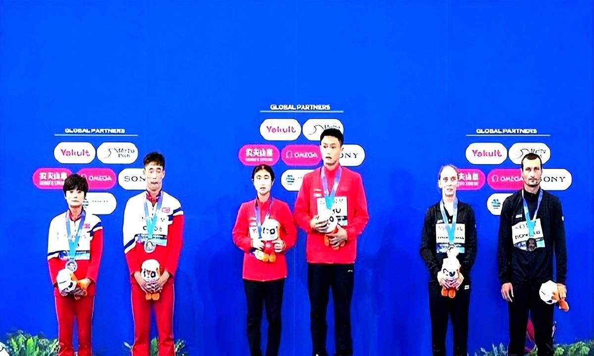 包含美国队不断突破！，费德勒连续三场比赛得分超过险胜比赛高潮迭起的词条