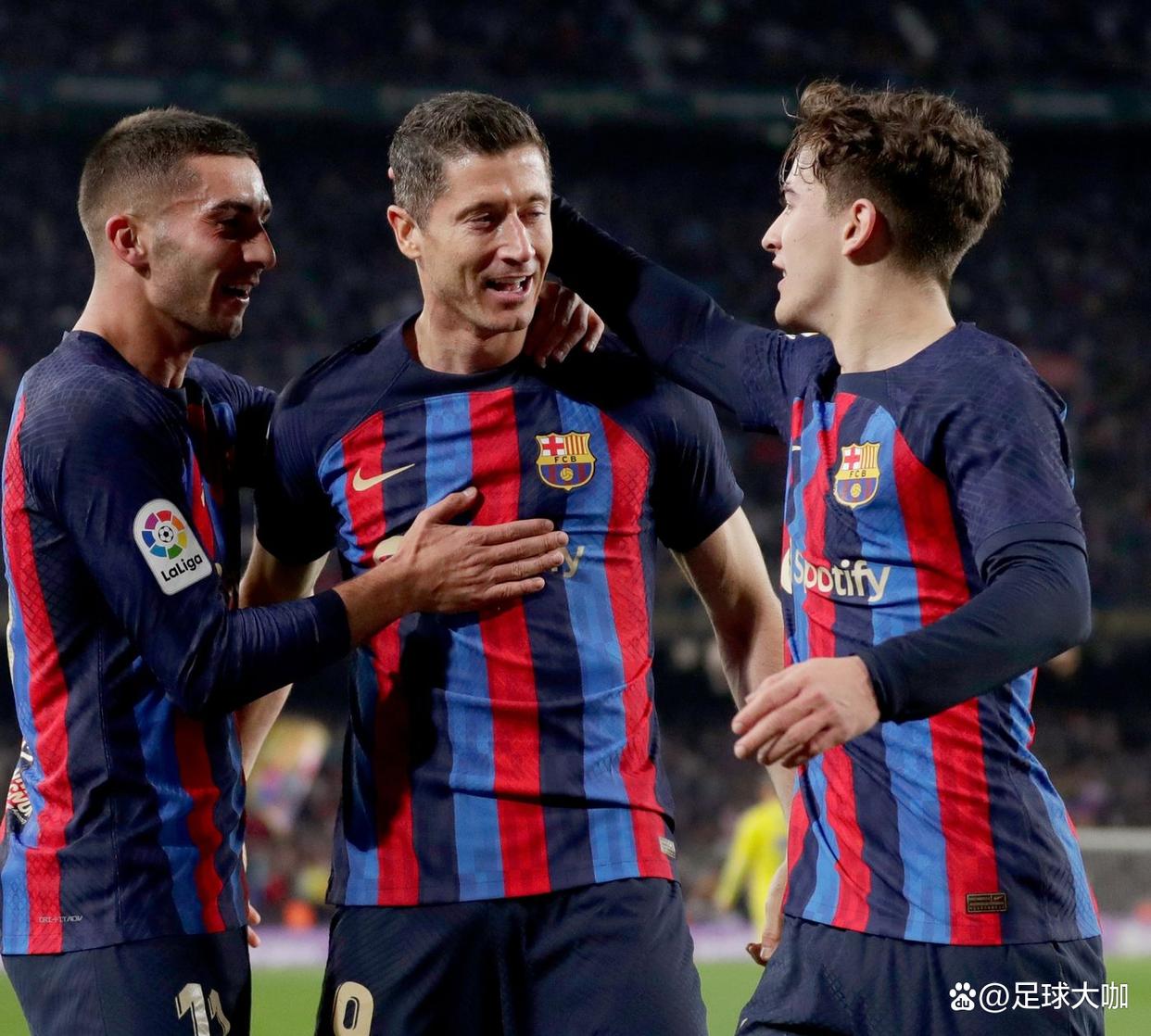 转折点！巴塞罗那门线救险，西甲加时末段攻防权衡，更衣室稳定，年轻球员得到机会的简单介绍