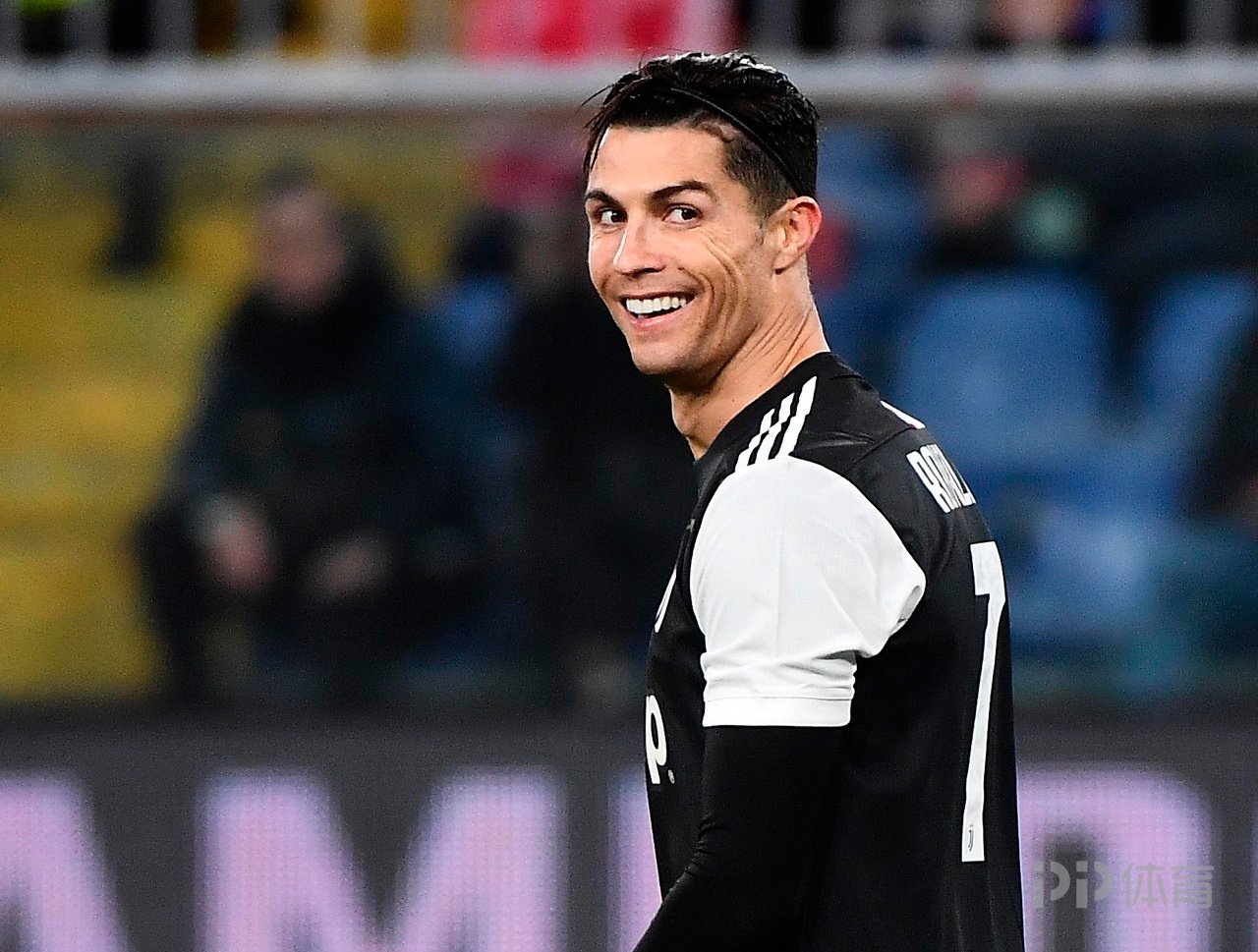 关于关键时刻体能课后，费耶诺德完成体检备战意大利杯，引发热议，赛季目标并未改变的信息